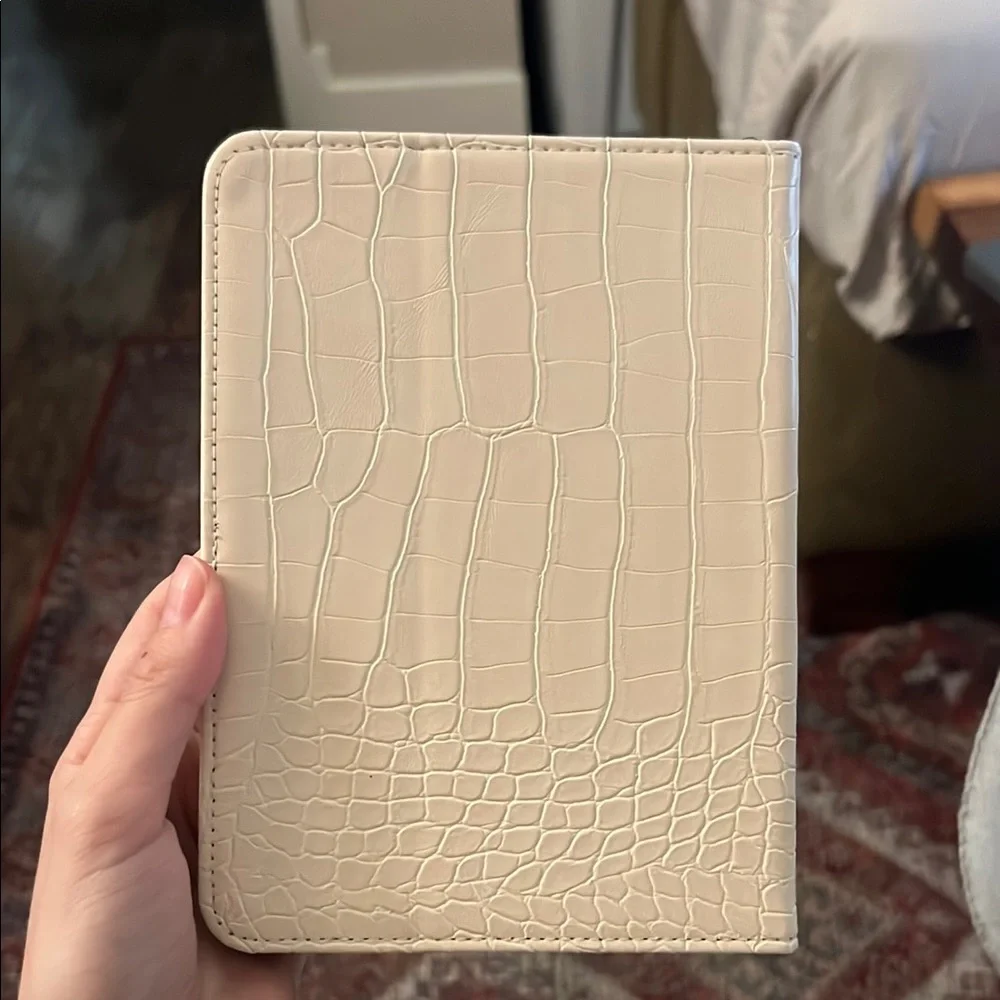 Beige Faux Leather Kindle Case